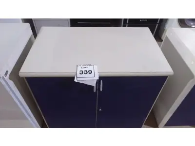 LOTE 339 - 01 ARMÁRIO BAIXO COM 02 PORTAS EM MADEIRA. (NO ESTADO) ATENÇÃO! FAZER A VISITAÇÃO ANTES DE ARREMATAR, NÃO SABEMOS SE FUNCIONA, LEILÃO NÃO TEM GARANTIA E NEM DEVOLUÇÃO, SUJEITO A POSSÍVEIS AVARIAS VISÍVEIS/OCULTAS E/OU AUSÊNCIA DE COMPONENTES.