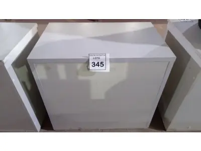 LOTE 345 - 01 ARMÁRIO BAIXO COM 02 PORTAS EM MADEIRA. (NO ESTADO) ATENÇÃO! FAZER A VISITAÇÃO ANTES DE ARREMATAR, NÃO SABEMOS SE FUNCIONA, LEILÃO NÃO TEM GARANTIA E NEM DEVOLUÇÃO, SUJEITO A POSSÍVEIS AVARIAS VISÍVEIS/OCULTAS E/OU AUSÊNCIA DE COMPONENTES.