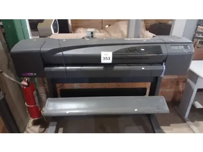 LOTE 353 - 01 PLOTTER MODELO DESIGNJET 800 MARCA HP. (NO ESTADO) ATENÇÃO! FAZER A VISITAÇÃO ANTES DE ARREMATAR, NÃO SABEMOS SE FUNCIONA, LEILÃO NÃO TEM GARANTIA E NEM DEVOLUÇÃO, SUJEITO A POSSÍVEIS AVARIAS VISÍVEIS/OCULTAS E/OU AUSÊNCIA DE COMPONENTES.