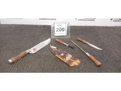 LOTE 200 - 01 KIT PARA CHURRASCO. (NO ESTADO) ATENÇÃO! FAZER A VISITAÇÃO ANTES DE ARREMATAR, NÃO SABEMOS SE FUNCIONA, LEILÃO NÃO TEM GARANTIA E NEM DEVOLUÇÃO, SUJEITO A POSSÍVEIS AVARIAS VISÍVEIS/OCULTAS E/OU AUSÊNCIA DE COMPONENTES.