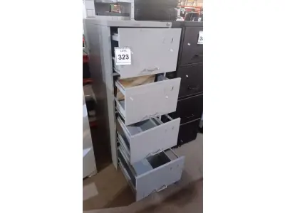 LOTE 323 - 01 ARQUIVO DE AÇO COM 04 GAVETAS. (NO ESTADO) ATENÇÃO! FAZER A VISITAÇÃO ANTES DE ARREMATAR, NÃO SABEMOS SE FUNCIONA, LEILÃO NÃO TEM GARANTIA E NEM DEVOLUÇÃO, SUJEITO A POSSÍVEIS AVARIAS VISÍVEIS/OCULTAS E/OU AUSÊNCIA DE COMPONENTES.