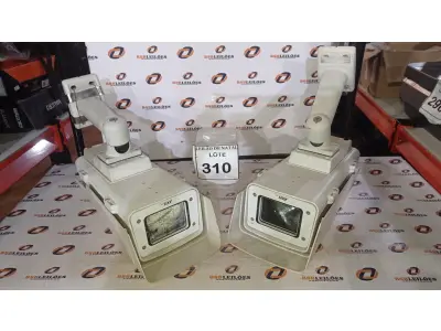 LOTE 310 - 02 CÂMERAS DE MONITORAMENTO. (NO ESTADO) ATENÇÃO! FAZER A VISITAÇÃO ANTES DE ARREMATAR, NÃO SABEMOS SE FUNCIONA, LEILÃO NÃO TEM GARANTIA E NEM DEVOLUÇÃO, SUJEITO A POSSÍVEIS AVARIAS VISÍVEIS/OCULTAS E/OU AUSÊNCIA DE COMPONENTES.