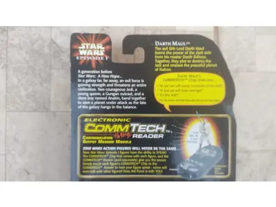 LOTE 103 - 01 BONECO DE COLEÇÃO DARTH MAUL TATOOINE COMM TECH STAR WARS EPISÓDIO 1 HASBRO. (NO ESTADO) ATENÇÃO! FAZER A VISITAÇÃO ANTES DE ARREMATAR, NÃO SABEMOS SE FUNCIONA, LEILÃO NÃO TEM GARANTIA E NEM DEVOLUÇÃO, SUJEITO A POSSÍVEIS AVARIAS VISÍVEIS/OCULTAS E/OU AUSÊNCIA DE COMPONENTES.