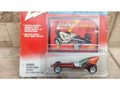 01 RARA MINIATURA JOHNNY LIGHTNING THE LOST TOPPERS THE ONES THAT NEVER WERE SKINNI MINI 1971,ITEM COMPRADO EM GARAGENS DE ANTIGUIDADES NOS EUA. (NO ESTADO) ATENÇÃO! FAZER A VISITAÇÃO ANTES DE ARREMATAR, NÃO SABEMOS SE FUNCIONA, LEILÃO NÃO TEM GARANTIA E NEM DEVOLUÇÃO, SUJEITO A POSSÍVEIS AVARIAS VISÍVEIS/OCULTAS E/OU AUSÊNCIA DE COMPONENTES.