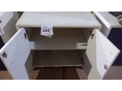 LOTE 342 - 01 ARMÁRIO BAIXO COM 02 PORTAS EM MADEIRA. (NO ESTADO) ATENÇÃO! FAZER A VISITAÇÃO ANTES DE ARREMATAR, NÃO SABEMOS SE FUNCIONA, LEILÃO NÃO TEM GARANTIA E NEM DEVOLUÇÃO, SUJEITO A POSSÍVEIS AVARIAS VISÍVEIS/OCULTAS E/OU AUSÊNCIA DE COMPONENTES.