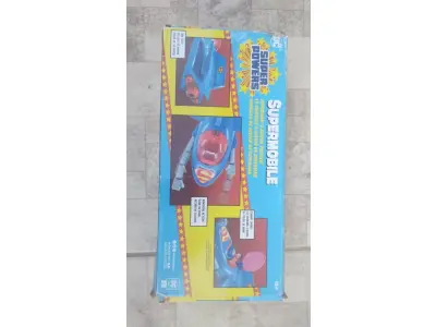 LOTE 063 - 01 MCFARLANE TOYS DC SUPER POWERS SUPERMOBILE ACTION FIGURE NOVO NA CAIXA ABERTPO APENAS PARA CONFERENCIA COMPRADO NOS EUA ORIGINAL. (NO ESTADO) ATENÇÃO! FAZER A VISITAÇÃO ANTES DE ARREMATAR, NÃO SABEMOS SE FUNCIONA, LEILÃO NÃO TEM GARANTIA E NEM DEVOLUÇÃO, SUJEITO A POSSÍVEIS AVARIAS VISÍVEIS/OCULTAS E/OU AUSÊNCIA DE COMPONENTES.