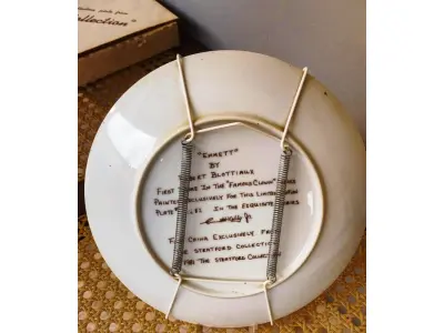 LOTE 019 - 01 PRATO DE COLECIONADOR EMMETT POR ROBERT BLOTTIAUX,PRIMEIRA EDIÇÃO DA ''SÉRIE PALHAÇO FAMOSO''PINTADO EXCLUSIVAMENTE PARA ESTA PLACA DE EDIÇÃO LIMITADA Nº 1682 VEJA NAS FOTOS PREÇOS DELE EM OUTROS PAISES PRATOS MUITOS RAROS VEM EM SUA CAIXA ORIGINAL COM CERTIFICADO ORIGINAL DE AUTENTICIDADE E DOCUMENTAÇÃO. ITEM COMPRADO EM GARAGENS DE ANTIGUIDADES NOS EUA. (NO ESTADO) ATENÇÃO! FAZER A VISITAÇÃO ANTES DE ARREMATAR, NÃO SABEMOS SE FUNCIONA, LEILÃO NÃO TEM GARANTIA E NEM DEVOLUÇÃO, SUJEITO A POSSÍVEIS AVARIAS VISÍVEIS/OCULTAS E/OU AUSÊNCIA DE COMPONENTES.