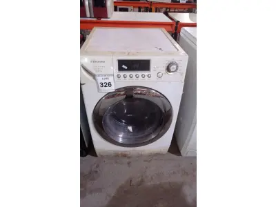 LOTE 326 - 01 MÁQUINA LAVA E SECA MARCA ELECTROLUX. (NO ESTADO) ATENÇÃO! FAZER A VISITAÇÃO ANTES DE ARREMATAR, NÃO SABEMOS SE FUNCIONA, LEILÃO NÃO TEM GARANTIA E NEM DEVOLUÇÃO, SUJEITO A POSSÍVEIS AVARIAS VISÍVEIS/OCULTAS E/OU AUSÊNCIA DE COMPONENTES.