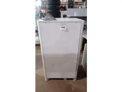 LOTE 348 - 01 NOBREAK 40KVA MARCA GE. (NO ESTADO) ATENÇÃO! FAZER A VISITAÇÃO ANTES DE ARREMATAR, NÃO SABEMOS SE FUNCIONA, LEILÃO NÃO TEM GARANTIA E NEM DEVOLUÇÃO, SUJEITO A POSSÍVEIS AVARIAS VISÍVEIS/OCULTAS E/OU AUSÊNCIA DE COMPONENTES.