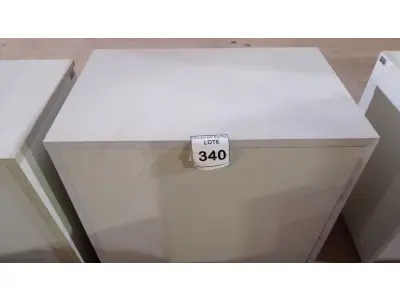 LOTE 340 - 01 ARMÁRIO BAIXO COM 02 PORTAS EM MADEIRA. (NO ESTADO) ATENÇÃO! FAZER A VISITAÇÃO ANTES DE ARREMATAR, NÃO SABEMOS SE FUNCIONA, LEILÃO NÃO TEM GARANTIA E NEM DEVOLUÇÃO, SUJEITO A POSSÍVEIS AVARIAS VISÍVEIS/OCULTAS E/OU AUSÊNCIA DE COMPONENTES.