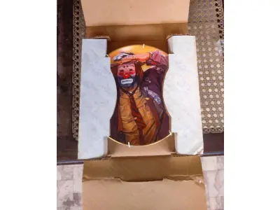 LOTE 019 - 01 PRATO DE COLECIONADOR EMMETT POR ROBERT BLOTTIAUX,PRIMEIRA EDIÇÃO DA ''SÉRIE PALHAÇO FAMOSO''PINTADO EXCLUSIVAMENTE PARA ESTA PLACA DE EDIÇÃO LIMITADA Nº 1682 VEJA NAS FOTOS PREÇOS DELE EM OUTROS PAISES PRATOS MUITOS RAROS VEM EM SUA CAIXA ORIGINAL COM CERTIFICADO ORIGINAL DE AUTENTICIDADE E DOCUMENTAÇÃO. ITEM COMPRADO EM GARAGENS DE ANTIGUIDADES NOS EUA. (NO ESTADO) ATENÇÃO! FAZER A VISITAÇÃO ANTES DE ARREMATAR, NÃO SABEMOS SE FUNCIONA, LEILÃO NÃO TEM GARANTIA E NEM DEVOLUÇÃO, SUJEITO A POSSÍVEIS AVARIAS VISÍVEIS/OCULTAS E/OU AUSÊNCIA DE COMPONENTES.