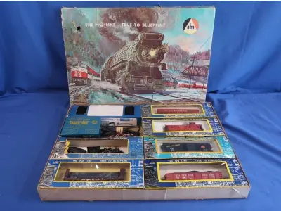 01 RARO CONJUNTO DE TREM ANTIGO AHM 59341 HI IRON SPECIAL B&O ITEM COMPRADO EM GAREGEN DE ANTIGUIDADES NOS EUA. . (NO ESTADO) ATENÇÃO! FAZER A VISITAÇÃO ANTES DE ARREMATAR, NÃO SABEMOS SE FUNCIONA, LEILÃO NÃO TEM GARANTIA E NEM DEVOLUÇÃO, SUJEITO A POSSÍVEIS AVARIAS VISÍVEIS/OCULTAS E/OU AUSÊNCIA DE COMPONENTES.