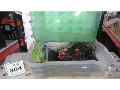 LOTE 304 - 01 MICROFONE MARCA BOYA DE LAPELA, 03 MICROFONES COM FIO E VÁRIOS CABOS E CONECTORES DE ÁUDIO. (NO ESTADO) ATENÇÃO! FAZER A VISITAÇÃO ANTES DE ARREMATAR, NÃO SABEMOS SE FUNCIONA, LEILÃO NÃO TEM GARANTIA E NEM DEVOLUÇÃO, SUJEITO A POSSÍVEIS AVARIAS VISÍVEIS/OCULTAS E/OU AUSÊNCIA DE COMPONENTES.