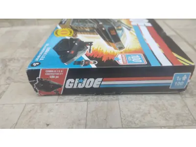 LOTE 055 - GI JOE. COMANDOS EM AÇÃO NOVO LACRADO COMPRADO EM LOJAS DOS EUA ORIGINAL. (NO ESTADO) ATENÇÃO! FAZER A VISITAÇÃO ANTES DE ARREMATAR, NÃO SABEMOS SE FUNCIONA, LEILÃO NÃO TEM GARANTIA E NEM DEVOLUÇÃO, SUJEITO A POSSÍVEIS AVARIAS VISÍVEIS/OCULTAS E/OU AUSÊNCIA DE COMPONENTES.