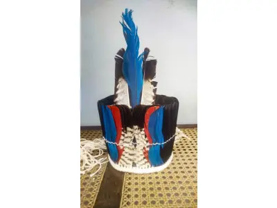 LOTE 018 - 01 LINDO COCÁ INDÍGENA ÍTEM DE ALDEIA ADQUIRIDO EM PERNAMBUCO PEÇA LINDA E COM PENAS NATURAIS NOVO SEM USO. (NO ESTADO) ATENÇÃO! FAZER A VISITAÇÃO ANTES DE ARREMATAR, NÃO SABEMOS SE FUNCIONA, LEILÃO NÃO TEM GARANTIA E NEM DEVOLUÇÃO, SUJEITO A POSSÍVEIS AVARIAS VISÍVEIS/OCULTAS E/OU AUSÊNCIA DE COMPONENTES.