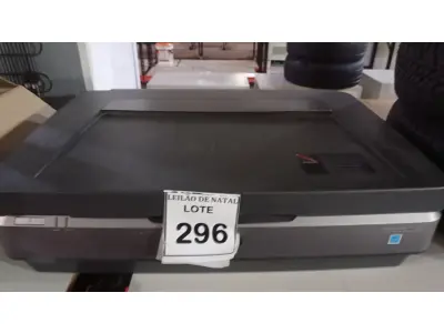 LOTE 296 - 01 SCANNER MARCA EPSON. (NO ESTADO) ATENÇÃO! FAZER A VISITAÇÃO ANTES DE ARREMATAR, NÃO SABEMOS SE FUNCIONA, LEILÃO NÃO TEM GARANTIA E NEM DEVOLUÇÃO, SUJEITO A POSSÍVEIS AVARIAS VISÍVEIS/OCULTAS E/OU AUSÊNCIA DE COMPONENTES.