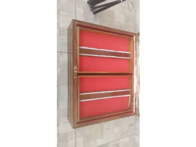 LOTE 099 - 01 LOTE COM UMA CAIXA PARA FAQUEIRO HERCULES E UM TRIPE ARA CAMARA FOTOGRAFICA. (NO ESTADO) ATENÇÃO! FAZER A VISITAÇÃO ANTES DE ARREMATAR, NÃO SABEMOS SE FUNCIONA, LEILÃO NÃO TEM GARANTIA E NEM DEVOLUÇÃO, SUJEITO A POSSÍVEIS AVARIAS VISÍVEIS/OCULTAS E/OU AUSÊNCIA DE COMPONENTES.