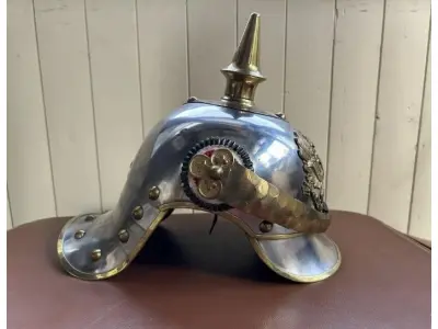 LOTE 001 - 01 RARO PICKELHAUBE  CAPACETE PRUSSIANO IMPORTADO GERMANY  IMPERIAL ORIGINAL PEÇA COMPRADA NOS EUA. SEGUNDO ANTIGO DONO PEÇA FICOU GUARDAD A MAIS DE 30 ANOS ESTA MUITO BEM CONSERVADA. . (NO ESTADO) ATENÇÃO! FAZER A VISITAÇÃO ANTES DE ARREMATAR, NÃO SABEMOS SE FUNCIONA, LEILÃO NÃO TEM GARANTIA E NEM DEVOLUÇÃO, SUJEITO A POSSÍVEIS AVARIAS VISÍVEIS/OCULTAS E/OU AUSÊNCIA DE COMPONENTES.
