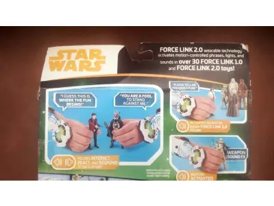 LOTE 126 - 01 STAR WARS STARTER SET FORCE LINK 2.0 HAN SOLO STARTER SET NOVO N CAIXA LACRADO,.ITEM COMPRADO EM GARAGEM DE ANTIGUIDADES NOS EUA. (NO ESTADO) ATENÇÃO! FAZER A VISITAÇÃO ANTES DE ARREMATAR, NÃO SABEMOS SE FUNCIONA, LEILÃO NÃO TEM GARANTIA E NEM DEVOLUÇÃO, SUJEITO A POSSÍVEIS AVARIAS VISÍVEIS/OCULTAS E/OU AUSÊNCIA DE COMPONENTES.