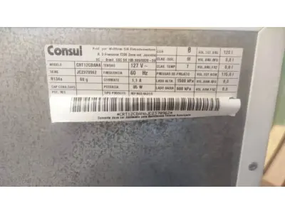 LOTE 353 - 01 FRIGOBAR CÔNSUL FUNCIONANDO PERFEITAMENTE MODELO COMPACTO 120. 84 CM DE ALT,48 LARGURA,51 PROFUNDIDADE. (NO ESTADO) ATENÇÃO! FAZER A VISITAÇÃO ANTES DE ARREMATAR, NÃO SABEMOS SE FUNCIONA, LEILÃO NÃO TEM GARANTIA E NEM DEVOLUÇÃO, SUJEITO A POSSÍVEIS AVARIAS VISÍVEIS/OCULTAS E/OU AUSÊNCIA DE COMPONENTES.