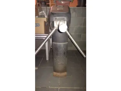 LOTE 395 - 01 CATRACA MARCA HENRY SEM TESTES DE FUNCIONAMENTO. (NO ESTADO) ATENÇÃO! FAZER A VISITAÇÃO ANTES DE ARREMATAR, NÃO SABEMOS SE FUNCIONA, LEILÃO NÃO TEM GARANTIA E NEM DEVOLUÇÃO, SUJEITO A POSSÍVEIS AVARIAS VISÍVEIS/OCULTAS E/OU AUSÊNCIA DE COMPONENTES.