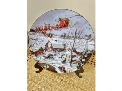 01 RARO PRATO DE NATAL COUNTRY LOWELL DAVIS DE 1985, LANÇADO NOS EUA COM APENAS 7,500 PRATOS LANÇADOS  ESSE PRATO E O NÚMERO 119 DE 7500 DA TIRAGEM COM 21,5 CM DE DIÂMETRO. COM CAIXA E CERTIFICADO DE AUTENTICIDADE E ACOMPANHA LP DO MESMO. BELA PEÇA E RARA. ITEM COMPRADO EM GARAGENS DE ANTIGUIDADES NOS EUA.SUPORTE PARA PRATO NÃO INCLUÍDO NESTA VENDA. (NO ESTADO) ATENÇÃO! FAZER A VISITAÇÃO ANTES DE ARREMATAR, NÃO SABEMOS SE FUNCIONA, LEILÃO NÃO TEM GARANTIA E NEM DEVOLUÇÃO, SUJEITO A POSSÍVEIS AVARIAS VISÍVEIS/OCULTAS E/OU AUSÊNCIA DE COMPONENTES.