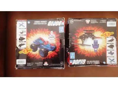 LOTE 134 - 01 LOTE COM DOIS GI JOE COBRA COBRA FANG COM 47 PEÇAS DA HASBRO. GIJOE CONSTRUCTION SET - COBRA FERRET NOVOS NA CAIXA SEM USO, ITEM COMPRADO EM GAREGEM DE ANTIGUIDADES NOS EUA. ITEM DE COLEÇÃO. (NO ESTADO) ATENÇÃO! FAZER A VISITAÇÃO ANTES DE ARREMATAR, NÃO SABEMOS SE FUNCIONA, LEILÃO NÃO TEM GARANTIA E NEM DEVOLUÇÃO, SUJEITO A POSSÍVEIS AVARIAS VISÍVEIS/OCULTAS E/OU AUSÊNCIA DE COMPONENTES.