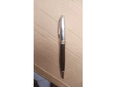 LOTE 130 - 01 LINDA CANETA T VICTOR ESTA MUITO BEM CONSERVADA USADAS POUCAS VEZES E FOI GUARDADA. (NO ESTADO) ATENÇÃO! FAZER A VISITAÇÃO ANTES DE ARREMATAR, NÃO SABEMOS SE FUNCIONA, LEILÃO NÃO TEM GARANTIA E NEM DEVOLUÇÃO, SUJEITO A POSSÍVEIS AVARIAS VISÍVEIS/OCULTAS E/OU AUSÊNCIA DE COMPONENTES.