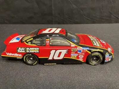 LOTE 123 - 01 RARA MINIATURA EM METAL DIECAST NASCAR SCOTT RIGGS SUPER CONSERVADA PARECE NOVA, ITEM COMPRADO EM GAREGEM DE ANTIGUIDADES NOS EUA. ITEM DE COLEÇAO. (NO ESTADO) ATENÇÃO! FAZER A VISITAÇÃO ANTES DE ARREMATAR, NÃO SABEMOS SE FUNCIONA, LEILÃO NÃO TEM GARANTIA E NEM DEVOLUÇÃO, SUJEITO A POSSÍVEIS AVARIAS VISÍVEIS/OCULTAS E/OU AUSÊNCIA DE COMPONENTES.