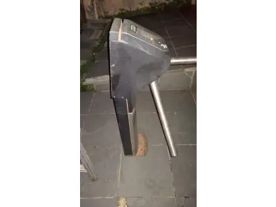 01 CATRACA MARCA HENRY SEM TESTES DE FUNCIONAMENTO. (NO ESTADO) ATENÇÃO! FAZER A VISITAÇÃO ANTES DE ARREMATAR, NÃO SABEMOS SE FUNCIONA, LEILÃO NÃO TEM GARANTIA E NEM DEVOLUÇÃO, SUJEITO A POSSÍVEIS AVARIAS VISÍVEIS/OCULTAS E/OU AUSÊNCIA DE COMPONENTES.