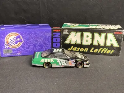 2000 JASON LEFFLER #18 ROOKIE MBNA PONTIAC GRAND PRIX 1/24 AÇÃO NASCAR DIECAST. (NO ESTADO) ATENÇÃO! FAZER A VISITAÇÃO ANTES DE ARREMATAR, NÃO SABEMOS SE FUNCIONA, LEILÃO NÃO TEM GARANTIA E NEM DEVOLUÇÃO, SUJEITO A POSSÍVEIS AVARIAS VISÍVEIS/OCULTAS E/OU AUSÊNCIA DE COMPONENTES.