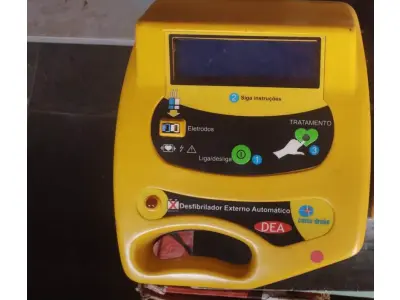 LOTE 369 - 01 DESFILIBRADOR DÉA E UM MEDIDOR DE PRESSÃO PARADOS A MUITO TEMPO SEM TEST. (NO ESTADO) ATENÇÃO! FAZER A VISITAÇÃO ANTES DE ARREMATAR, NÃO SABEMOS SE FUNCIONA, LEILÃO NÃO TEM GARANTIA E NEM DEVOLUÇÃO, SUJEITO A POSSÍVEIS AVARIAS VISÍVEIS/OCULTAS E/OU AUSÊNCIA DE COMPONENTES.