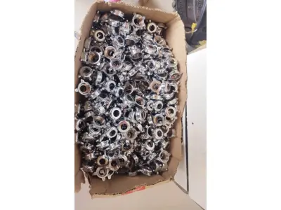 01 CAIXA COM MONTANTES BICOS DE TORNEIRAS DE ½. (NO ESTADO) ATENÇÃO! FAZER A VISITAÇÃO ANTES DE ARREMATAR, NÃO SABEMOS SE FUNCIONA, LEILÃO NÃO TEM GARANTIA E NEM DEVOLUÇÃO, SUJEITO A POSSÍVEIS AVARIAS VISÍVEIS/OCULTAS E/OU AUSÊNCIA DE COMPONENTES.