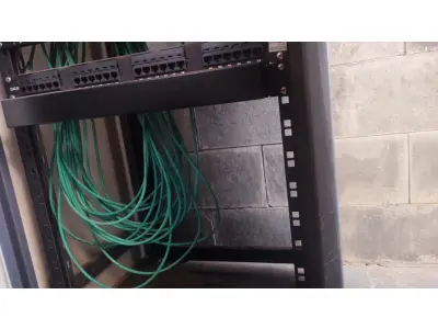 LOTE 396 - 01 RACK PARA SERVIDOR COM 2,08 DE ALTURA. (NO ESTADO) ATENÇÃO! FAZER A VISITAÇÃO ANTES DE ARREMATAR, NÃO SABEMOS SE FUNCIONA, LEILÃO NÃO TEM GARANTIA E NEM DEVOLUÇÃO, SUJEITO A POSSÍVEIS AVARIAS VISÍVEIS/OCULTAS E/OU AUSÊNCIA DE COMPONENTES.