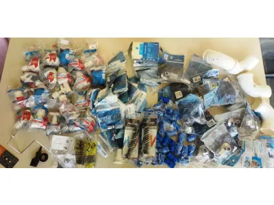 LOTE 385 - 01 LOTE COM CANOS, JOELHOS REGISTROS,ADAPTADORES, FILTROS,BICOS PARA TORNEIRAS E VÁRIAS CONEXÕES