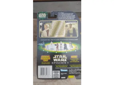 LOTE 121 - 01 STAR WARS OBI-WAN KENOBI FIGURINE NOVA LRACADARA NA CAIXA COMPRADO EM GARAGEM DE ANTIGUIDADES NOS EUA. (NO ESTADO) ATENÇÃO! FAZER A VISITAÇÃO ANTES DE ARREMATAR, NÃO SABEMOS SE FUNCIONA, LEILÃO NÃO TEM GARANTIA E NEM DEVOLUÇÃO, SUJEITO A POSSÍVEIS AVARIAS VISÍVEIS/OCULTAS E/OU AUSÊNCIA DE COMPONENTES.
