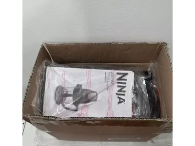 LOTE 176 - 01 PROCESSADOR PERSONAL NINJA MODELO QB751Q SERIES VOLTAGEM 120V 60HZ 450 WATTS NOVO NUNCA USADO FUNCIONANDO.ITEM ORIGINAL COMPRADO EM LOJA NOS EUA. (NO ESTADO) ATENÇÃO! FAZER A VISITAÇÃO ANTES DE ARREMATAR, NÃO SABEMOS SE FUNCIONA, LEILÃO NÃO TEM GARANTIA E NEM DEVOLUÇÃO, SUJEITO A POSSÍVEIS AVARIAS VISÍVEIS/OCULTAS E/OU AUSÊNCIA DE COMPONENTES.