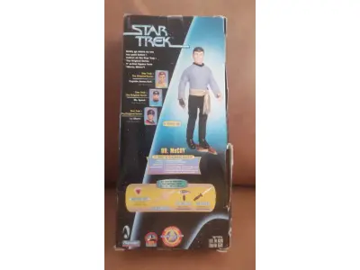 LOTE 132 - 01 RARO STAR TREK DR LEONARD MCCOY KB TOYS EXCLUSIVE 1998 EDITION NOVO LACARDO NA CAIXA ITEM COMPRADO E GARAGENS DE ANTIGUIDADES NOS EUA. (NO ESTADO) ATENÇÃO! FAZER A VISITAÇÃO ANTES DE ARREMATAR, NÃO SABEMOS SE FUNCIONA, LEILÃO NÃO TEM GARANTIA E NEM DEVOLUÇÃO, SUJEITO A POSSÍVEIS AVARIAS VISÍVEIS/OCULTAS E/OU AUSÊNCIA DE COMPONENTES.