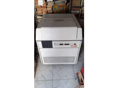 01 IMAGESETTER LINOTRONIC 330 MAQUINA PARADA A MUITO TEMPO SEM TESTE USADA ULTIMA VEZ EM 2019 E FOI GUARDADA. (NO ESTADO) ATENÇÃO! FAZER A VISITAÇÃO ANTES DE ARREMATAR, NÃO SABEMOS SE FUNCIONA, LEILÃO NÃO TEM GARANTIA E NEM DEVOLUÇÃO, SUJEITO A POSSÍVEIS AVARIAS VISÍVEIS/OCULTAS E/OU AUSÊNCIA DE COMPONENTES.