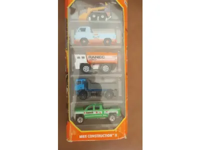 LOTE 352 - 01 COLEÇÃO CARRINHOS ANTIGOS  BOX MATCHBOX NOVO LACARDO SEM USO. (NO ESTADO) ATENÇÃO! FAZER A VISITAÇÃO ANTES DE ARREMATAR, NÃO SABEMOS SE FUNCIONA, LEILÃO NÃO TEM GARANTIA E NEM DEVOLUÇÃO, SUJEITO A POSSÍVEIS AVARIAS VISÍVEIS/OCULTAS E/OU AUSÊNCIA DE COMPONENTES.