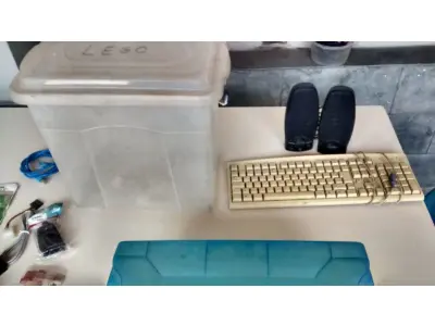 LOTE 371 - 01 LOTE DIVERSOS ITEM ELÉTRICOS E INFORMÁTICAS ALGUNS TESTADOS E FUNCIONANDO NEM TODOS FORAM TESTADOS. (NO ESTADO) ATENÇÃO! FAZER A VISITAÇÃO ANTES DE ARREMATAR, NÃO SABEMOS SE FUNCIONA, LEILÃO NÃO TEM GARANTIA E NEM DEVOLUÇÃO, SUJEITO A POSSÍVEIS AVARIAS VISÍVEIS/OCULTAS E/OU AUSÊNCIA DE COMPONENTES.