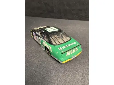 LOTE 166 - 2000 JASON LEFFLER #18 ROOKIE MBNA PONTIAC GRAND PRIX 1/24 AÇÃO NASCAR DIECAST. (NO ESTADO) ATENÇÃO! FAZER A VISITAÇÃO ANTES DE ARREMATAR, NÃO SABEMOS SE FUNCIONA, LEILÃO NÃO TEM GARANTIA E NEM DEVOLUÇÃO, SUJEITO A POSSÍVEIS AVARIAS VISÍVEIS/OCULTAS E/OU AUSÊNCIA DE COMPONENTES.