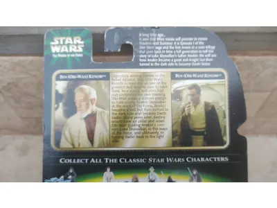 LOTE 121 - 01 STAR WARS OBI-WAN KENOBI FIGURINE NOVA LRACADARA NA CAIXA COMPRADO EM GARAGEM DE ANTIGUIDADES NOS EUA. (NO ESTADO) ATENÇÃO! FAZER A VISITAÇÃO ANTES DE ARREMATAR, NÃO SABEMOS SE FUNCIONA, LEILÃO NÃO TEM GARANTIA E NEM DEVOLUÇÃO, SUJEITO A POSSÍVEIS AVARIAS VISÍVEIS/OCULTAS E/OU AUSÊNCIA DE COMPONENTES.