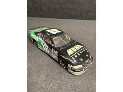 LOTE 166 - 2000 JASON LEFFLER #18 ROOKIE MBNA PONTIAC GRAND PRIX 1/24 AÇÃO NASCAR DIECAST. (NO ESTADO) ATENÇÃO! FAZER A VISITAÇÃO ANTES DE ARREMATAR, NÃO SABEMOS SE FUNCIONA, LEILÃO NÃO TEM GARANTIA E NEM DEVOLUÇÃO, SUJEITO A POSSÍVEIS AVARIAS VISÍVEIS/OCULTAS E/OU AUSÊNCIA DE COMPONENTES.