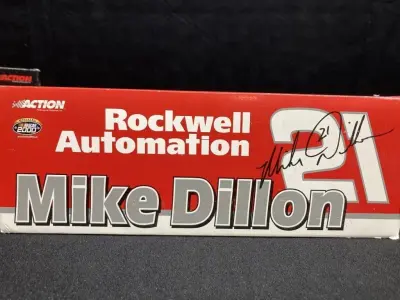 LOTE 144 - 01 RARA MINIATURA DA CASCAR ACTION NASCAR 1/24 DIECAST #21 MIKE DILLON ROCKWELL AUTOMATION 2000 MONTE CARLO,COMPRADA EM GARAGEM DE ANTIGUIDADES NOS EUA. (NO ESTADO) ATENÇÃO! FAZER A VISITAÇÃO ANTES DE ARREMATAR, NÃO SABEMOS SE FUNCIONA, LEILÃO NÃO TEM GARANTIA E NEM DEVOLUÇÃO, SUJEITO A POSSÍVEIS AVARIAS VISÍVEIS/OCULTAS E/OU AUSÊNCIA DE COMPONENTES.