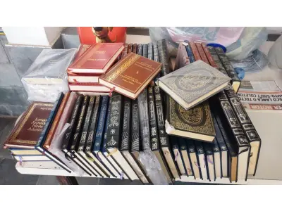 LOTE 490 - 01 COLEÇÃO DE LIVROS AVULSOS CLÁSSICOS ABRIL LITERATURA COM 62 VOLS DE LUXO. (NO ESTADO) ATENÇÃO! FAZER A VISITAÇÃO ANTES DE ARREMATAR, NÃO SABEMOS SE FUNCIONA, LEILÃO NÃO TEM GARANTIA E NEM DEVOLUÇÃO, SUJEITO A POSSÍVEIS AVARIAS VISÍVEIS/OCULTAS E/OU AUSÊNCIA DE COMPONENTES.