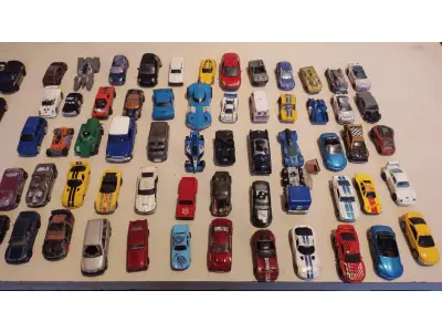 100 CARRINHOS HOT WHEELS ANTIGOS  E OUTROS MODELOS. (NO ESTADO) ATENÇÃO! FAZER A VISITAÇÃO ANTES DE ARREMATAR, NÃO SABEMOS SE FUNCIONA, LEILÃO NÃO TEM GARANTIA E NEM DEVOLUÇÃO, SUJEITO A POSSÍVEIS AVARIAS VISÍVEIS/OCULTAS E/OU AUSÊNCIA DE COMPONENTES.