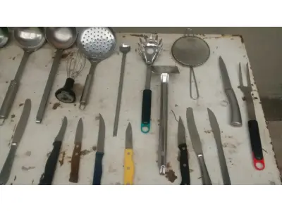 LOTE 521 - 01 LOTE COM UTENSÍLIOS  DE CASA. (NO ESTADO) ATENÇÃO! FAZER A VISITAÇÃO ANTES DE ARREMATAR, NÃO SABEMOS SE FUNCIONA, LEILÃO NÃO TEM GARANTIA E NEM DEVOLUÇÃO, SUJEITO A POSSÍVEIS AVARIAS VISÍVEIS/OCULTAS E/OU AUSÊNCIA DE COMPONENTES.