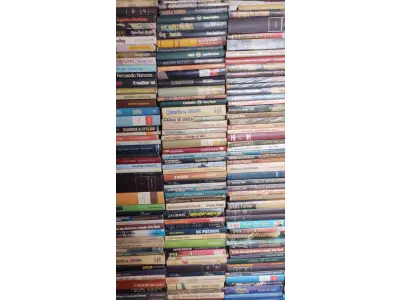 LOTE 463 - 01 RARA COLEÇÃO LIVROS CÍRCULO DO LIVRO COM 530 LIVROS RAROS DE ACHAR UMA COLEÇAO DESSA COM TANTOS LIVROS ASSIM. (NO ESTADO) ATENÇÃO! FAZER A VISITAÇÃO ANTES DE ARREMATAR, NÃO SABEMOS SE FUNCIONA, LEILÃO NÃO TEM GARANTIA E NEM DEVOLUÇÃO, SUJEITO A POSSÍVEIS AVARIAS VISÍVEIS/OCULTAS E/OU AUSÊNCIA DE COMPONENTES.