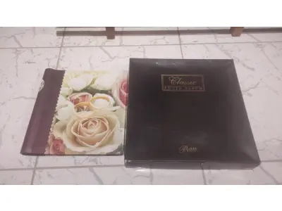 LOTE 511 - 01 ÁLBUM DE FOTOGRAFIA MAM BABY BY FRANCE. (NO ESTADO) ATENÇÃO! FAZER A VISITAÇÃO ANTES DE ARREMATAR, NÃO SABEMOS SE FUNCIONA, LEILÃO NÃO TEM GARANTIA E NEM DEVOLUÇÃO, SUJEITO A POSSÍVEIS AVARIAS VISÍVEIS/OCULTAS E/OU AUSÊNCIA DE COMPONENTES.